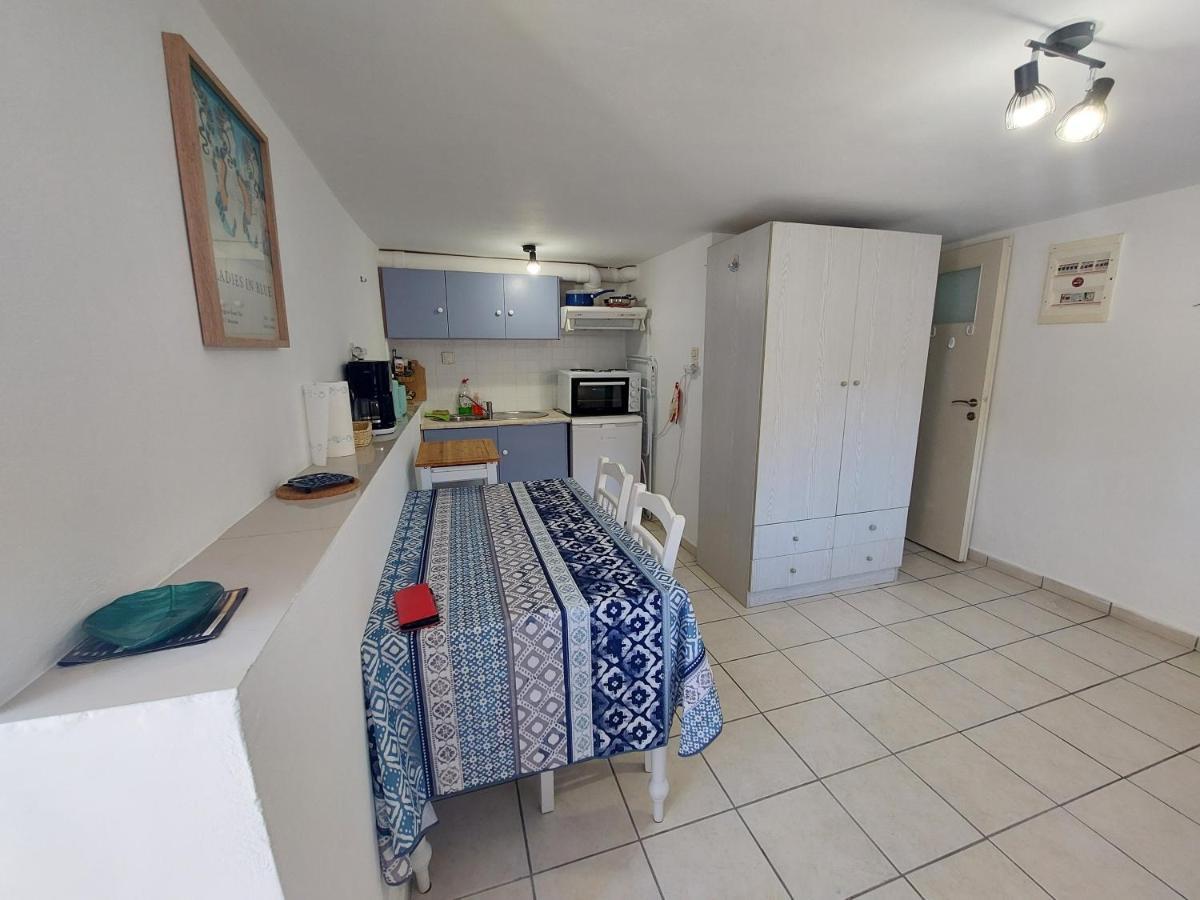 Artemis Ermoupoli Centre Appartement Pour Petit Budget Backpackers Eksteriør bilde