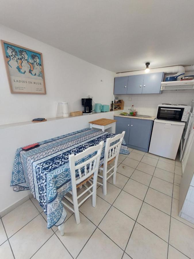 Artemis Ermoupoli Centre Appartement Pour Petit Budget Backpackers Eksteriør bilde